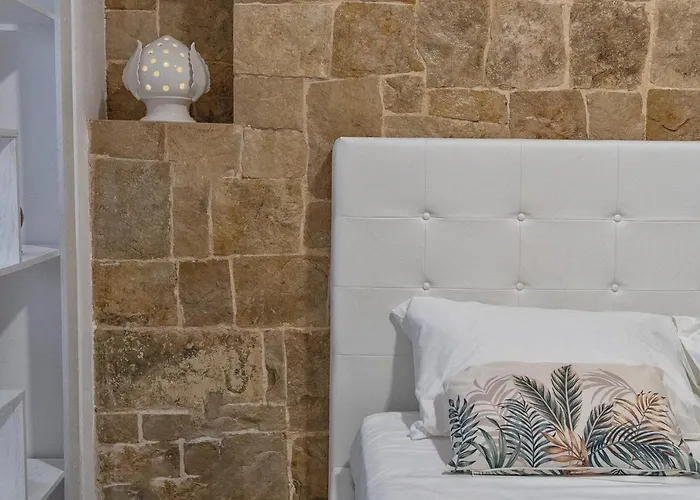 Dimora Dante Bed and Breakfast 4*