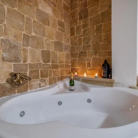 Dimora Dante سيغلي ميسابيكا